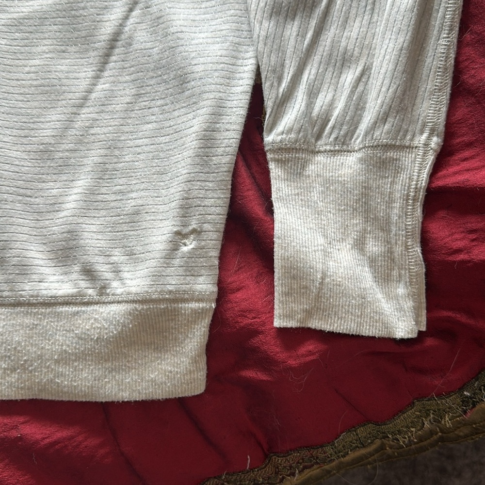 3/$15 AMERICAN EAGLE LONG SLEEVE FRONT/BACK V-SHIRT TOP RIB CUFFS/WAIST CREAM - Picture 3 of 8